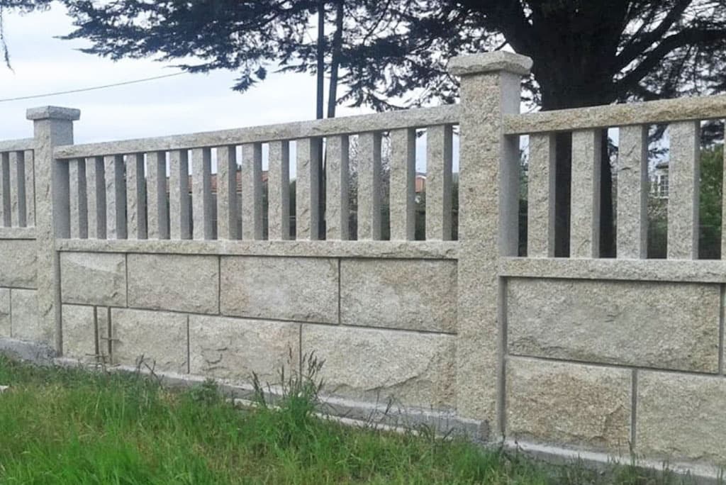 Construcción de muros de perpiaño en Melide