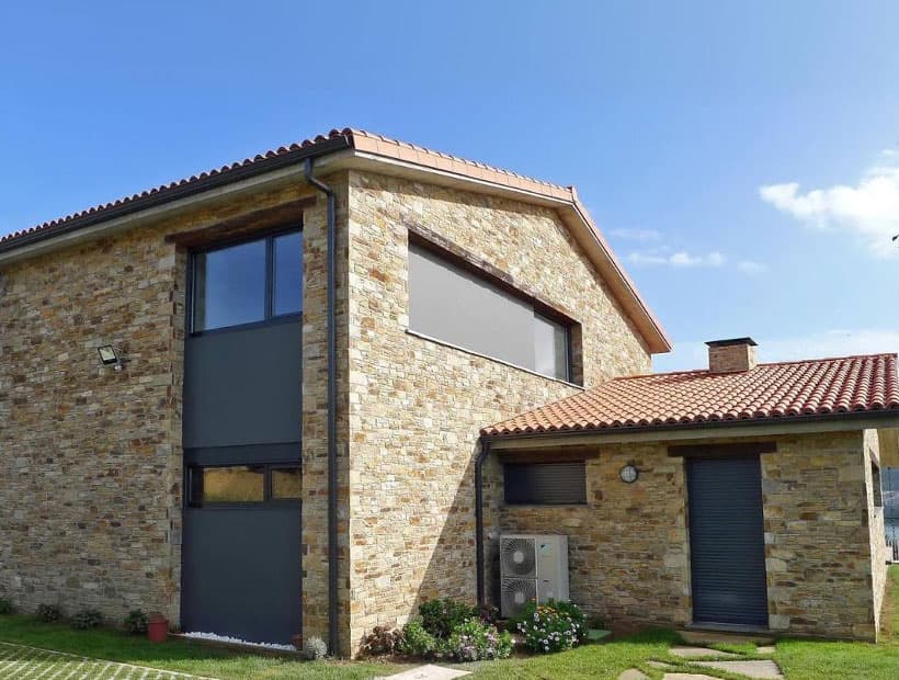 Fachadas de piedra en Melide