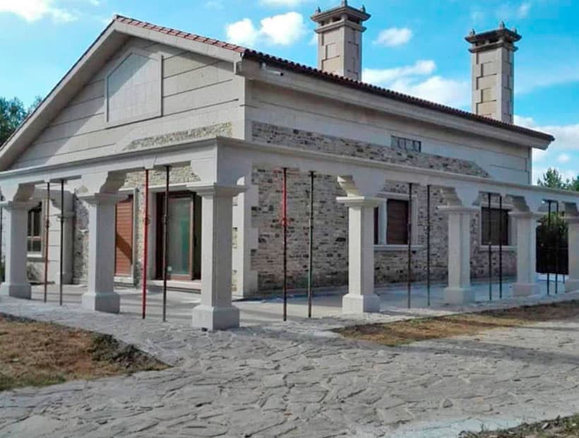 Columnas de piedra en Melide