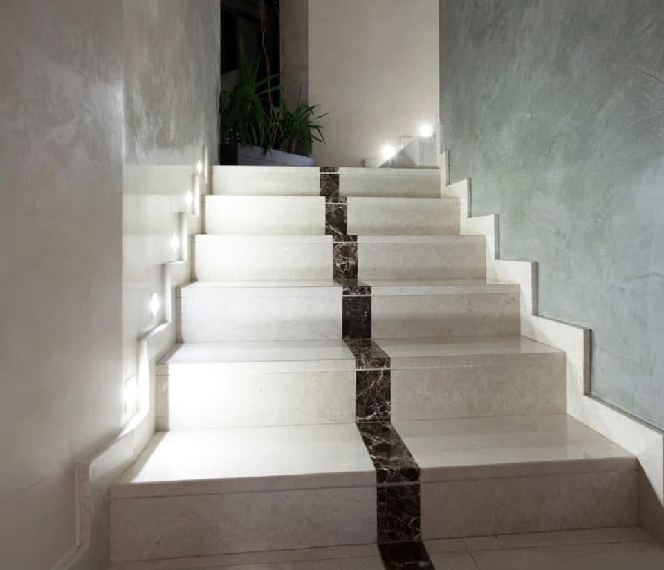 Empresa escaleras de mármol en Melide