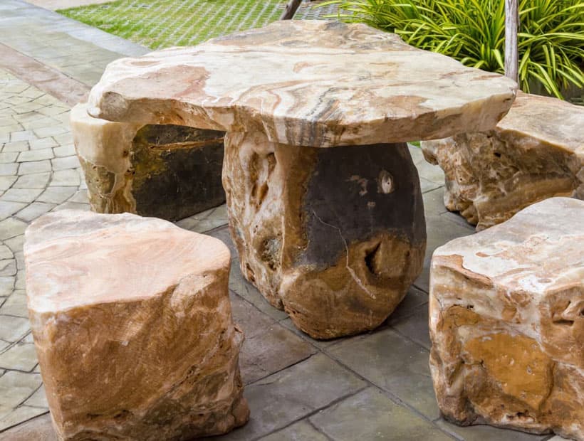 Mesas de piedra para jardín en Melide