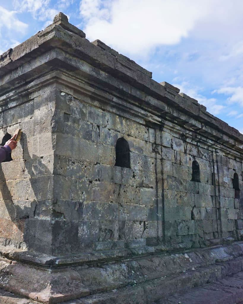 Reformas de panteones y lápidas en Melide